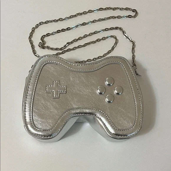 Silver Crossbody Chain Bag Purse Clutch Video Game Controller Shape Small - Picture 1 of 16